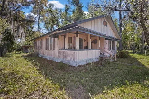 Exterior - 210 S Center St, Perry, FL 32347 photo 3 of 5