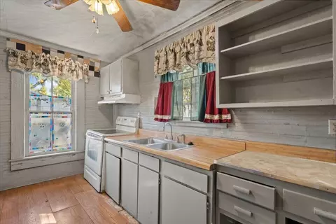 Kitchen - 210 S Center St, Perry, FL 32347 photo 1 of 2