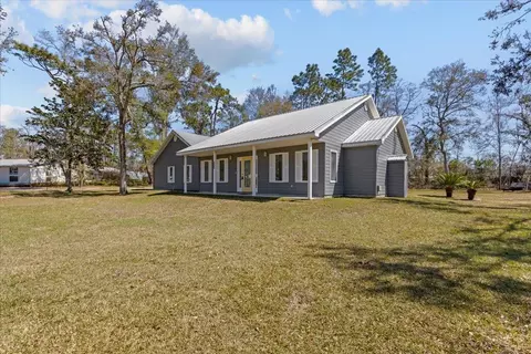 Exterior - 201 State St, Perry, FL 32348 photo 2 of 9