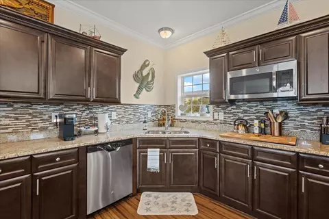 Kitchen - 1226 NE Rivers Bend Way, Steinhatchee, FL 32359 photo 2 of 4