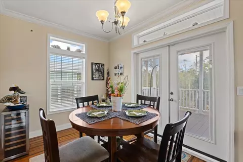 Dining - 1226 NE Rivers Bend Way, Steinhatchee, FL 32359 photo 2 of 2