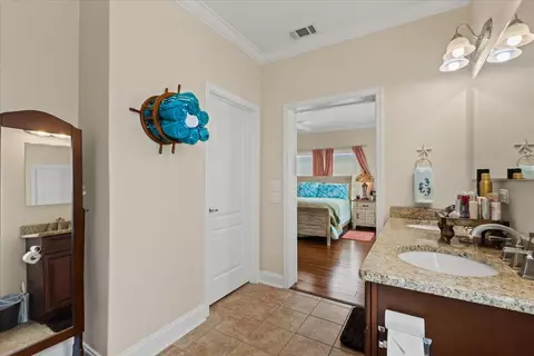 Bath - 1226 NE Rivers Bend Way, Steinhatchee, FL 32359 photo 3 of 5