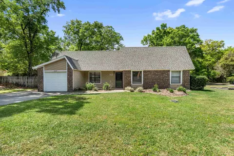 2318 Cumberland Dr, Tallahassee, FL 32303