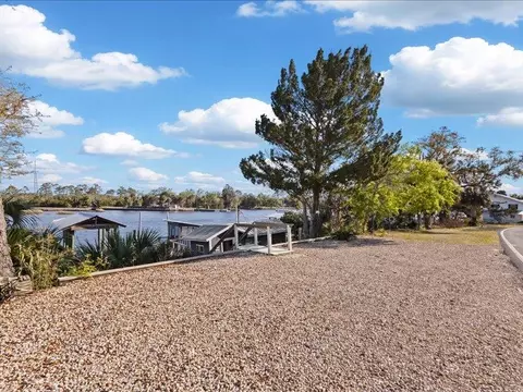 Exterior - 603 SE Riverside Dr, Steinhatchee, FL 32359 photo 10 of 14