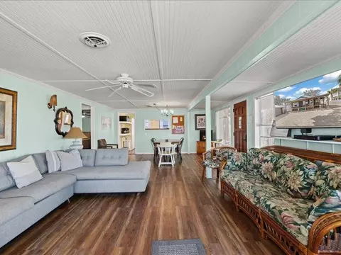 Living - 603 SE Riverside Dr, Steinhatchee, FL 32359 photo 2 of 3