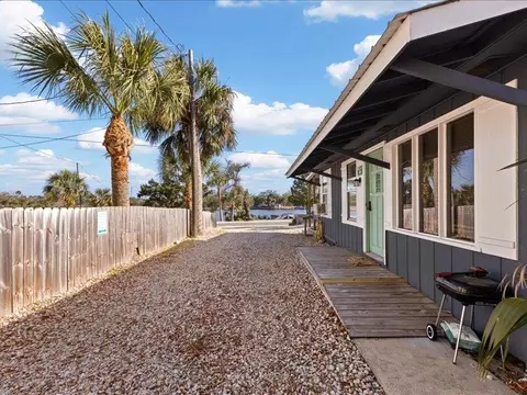 Exterior - 603 SE Riverside Dr, Steinhatchee, FL 32359 photo 12 of 14