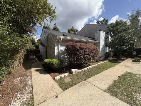 1461 Live Oak Dr, Tallahassee, FL 32301