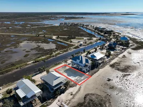 21971 N Gulfview Dr, Perry, FL 32348