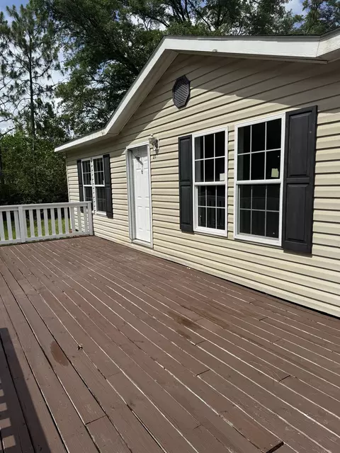 31 Jean Dr, Crawfordville, FL 32327