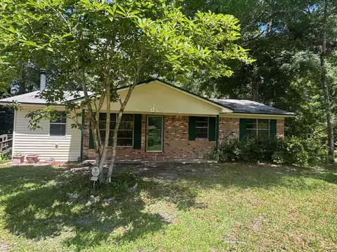 8515 Forest Wood Dr, Tallahassee, FL 32305