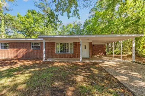 1900 Honeysuckle Dr, Tallahassee, FL 32304