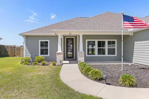44 Stillmont Dr, Crawfordville, FL 32327
