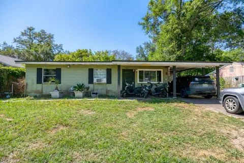 2911 Oakwood Dr, Tallahassee, FL 32304