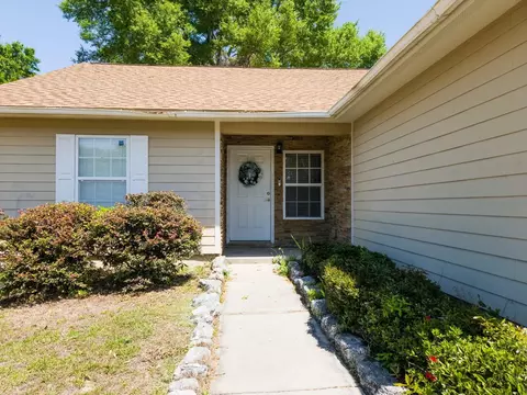 100 Roosevelt Dr, Midway, FL 32343