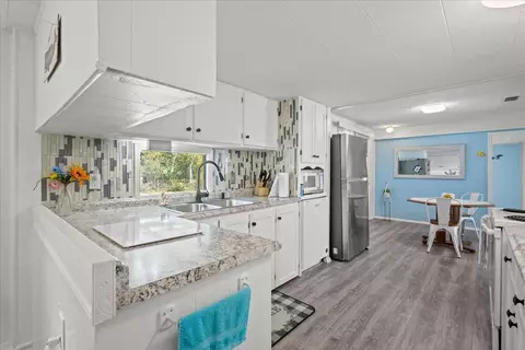 Kitchen - 1100 W Ash St, Perry, FL 32347 photo 1 of 3