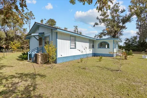 Exterior - 1100 W Ash St, Perry, FL 32347 photo 1 of 9