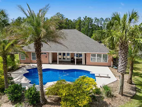 90 Bunting Dr, Crawfordville, FL 32327