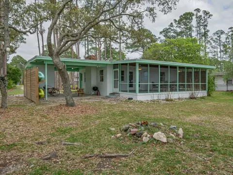 2669 Surf Rd, Ochlockonee Bay, FL 32346