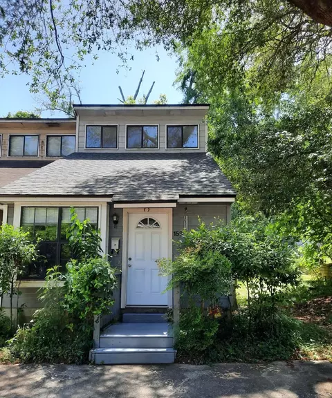 1537 Merry Oaks Ct, Tallahassee, FL 32303