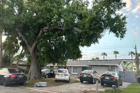 2412 58th Avenue Dr W, Bradenton, FL 34207