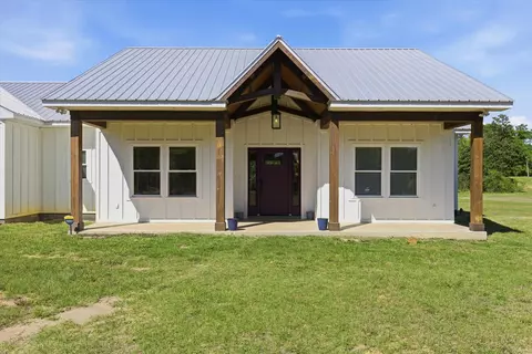 2887 Magnolia Blossom Ln, Marianna, FL 32446