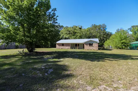 28 Greenleaf Ln, Crawfordville, FL 32327