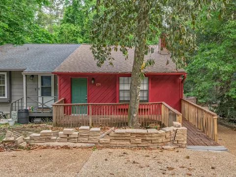 178 Parkbrook Cir #B, Tallahassee, FL 32301
