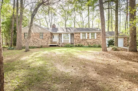 3320 Dartmoor Dr, Tallahassee, FL 32312