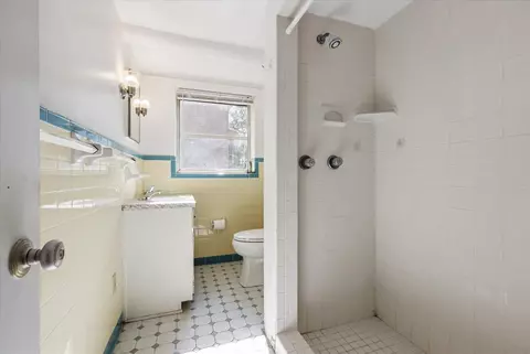 Bath - 508 Talaflo St, Tallahassee, FL 32308 photo 4 of 5