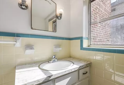 Bath - 508 Talaflo St, Tallahassee, FL 32308 photo 5 of 5