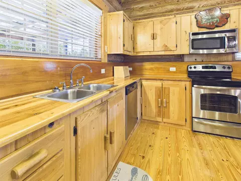 Kitchen - 2230 Black Oak Rd, Perry, FL 32348 photo 4 of 5
