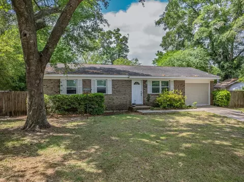 815 Peggy Dr, Tallahassee, FL 32305