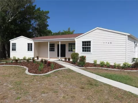 7745 Westmoreland Dr, Sarasota, FL 34243