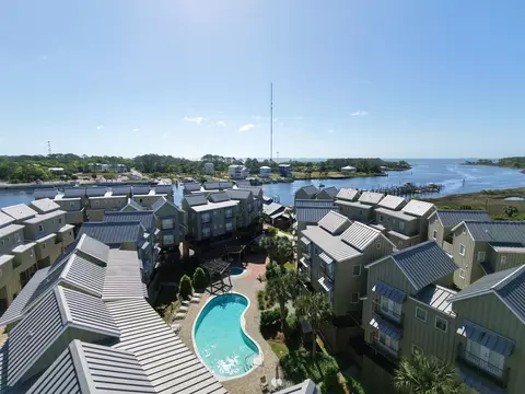 427 Pirates Landing Dr #D-22, Carrabelle, FL 32322