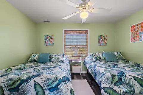 Bedroom - 20945 Keaton Beach Dr, Perry, FL 32348 photo 8 of 9