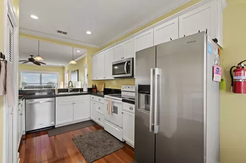 Kitchen - 20945 Keaton Beach Dr, Perry, FL 32348 photo 6 of 6