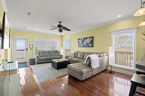 Living - 20945 Keaton Beach Dr, Perry, FL 32348 photo 2 of 7