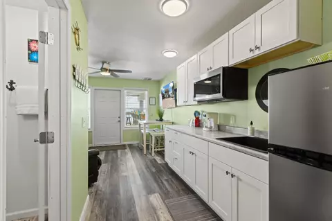 Kitchen - 20945 Keaton Beach Dr, Perry, FL 32348 photo 4 of 6
