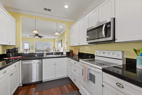 Kitchen - 20945 Keaton Beach Dr, Perry, FL 32348 photo 1 of 6