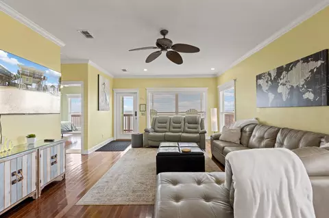 Living - 20945 Keaton Beach Dr, Perry, FL 32348 photo 3 of 7