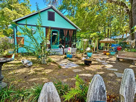 259 Dr Frederick S Humphries St, Apalachicola, FL 32320