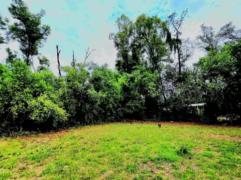 Exterior - 906 N Veterans Dr, Perry, FL 32347 photo 6 of 6