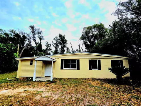 906 N Veterans Dr, Perry, FL 32347