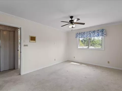Bedroom - 103 Crest Dr, Perry, FL 32348 photo 3 of 9