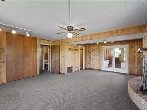 Living - 103 Crest Dr, Perry, FL 32348 photo 4 of 7