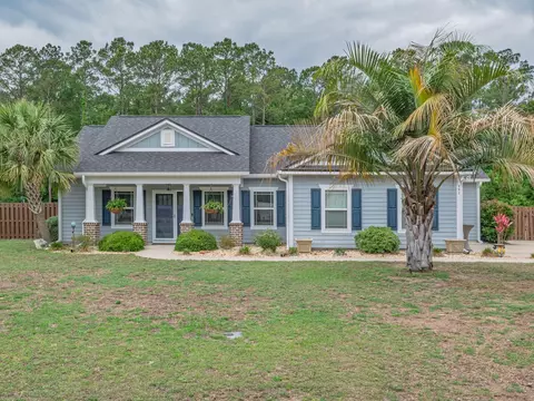 292 Parkside Cir, Crawfordville, FL 32327