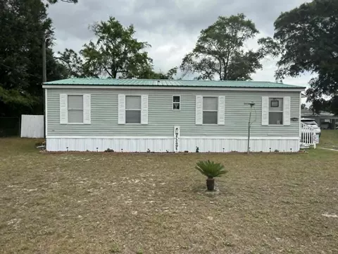 17483 Guilford Ct, Blountstown, FL 32424