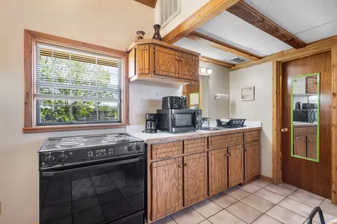 Kitchen - 15270 Beach Rd, Perry, FL 32348 photo 4 of 4