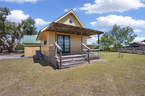 Exterior - 15270 Beach Rd, Perry, FL 32348 photo 17 of 18