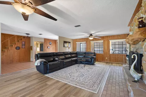 Living - 15270 Beach Rd, Perry, FL 32348 photo 3 of 4